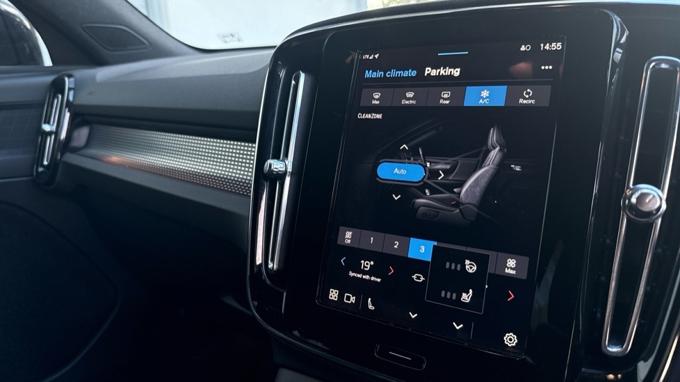 Used Volvo XC40 2024 for sale - 76669883: Photo 17