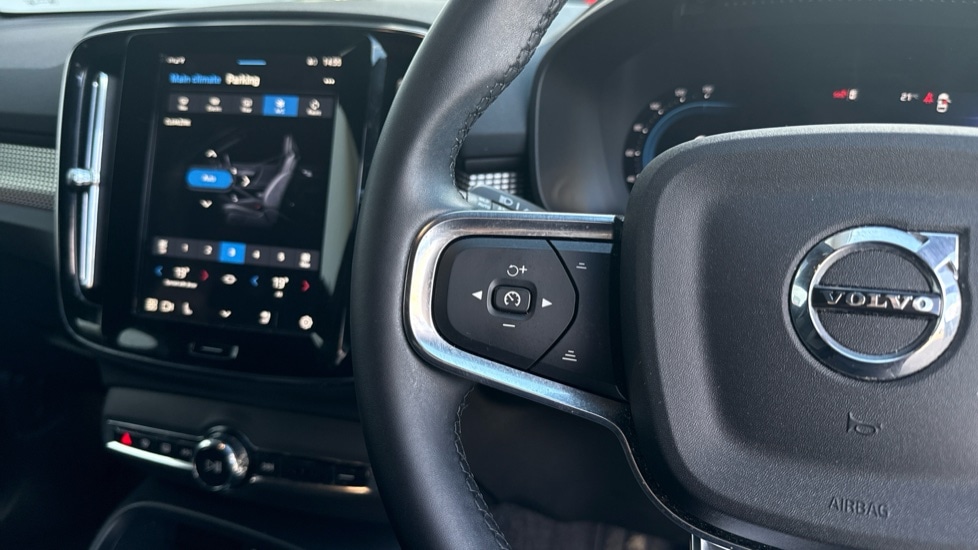 Used Volvo XC40 2024 for sale - 76669883: Photo 24