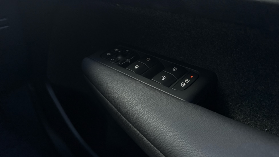 Used Volvo XC40 2024 for sale - 76669883: Photo 30