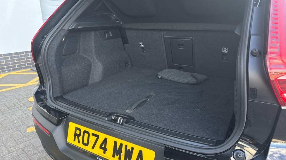 Used Volvo XC40 2024 for sale - 76669883: Photo 38