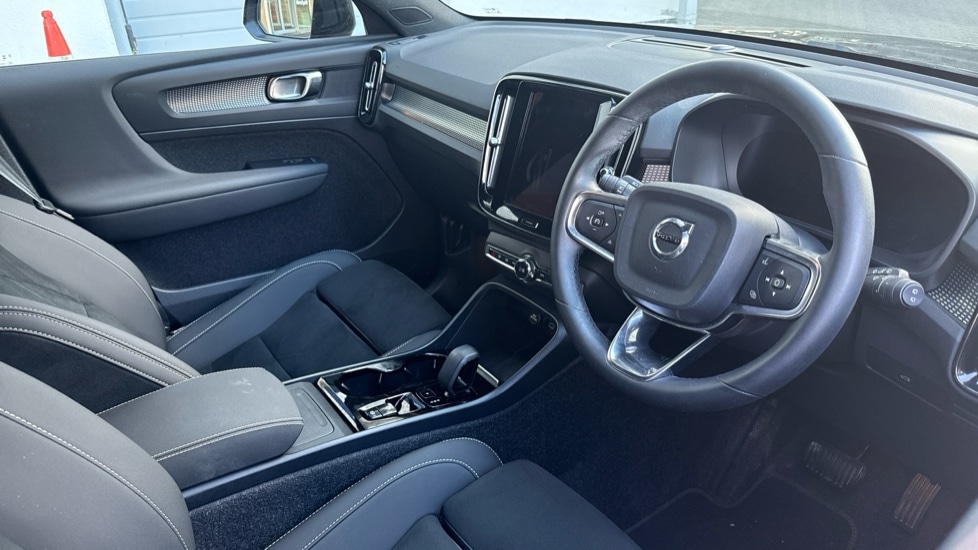 Used Volvo XC40 2024 for sale - 76669883: Photo 4