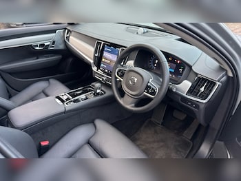Used Volvo V90 2024 for sale - 76750040: Photo
