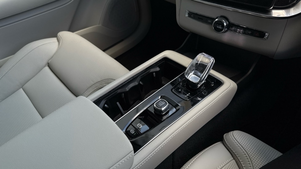 Used Volvo XC90 2025 for sale - 76826660: Photo 38