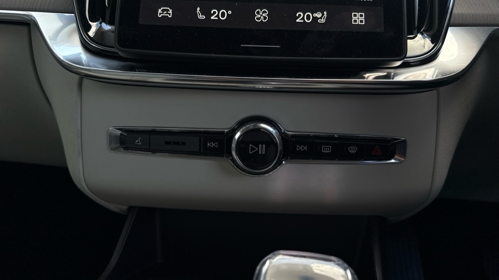 Used Volvo XC90 2025 for sale - 76826660: Photo 40