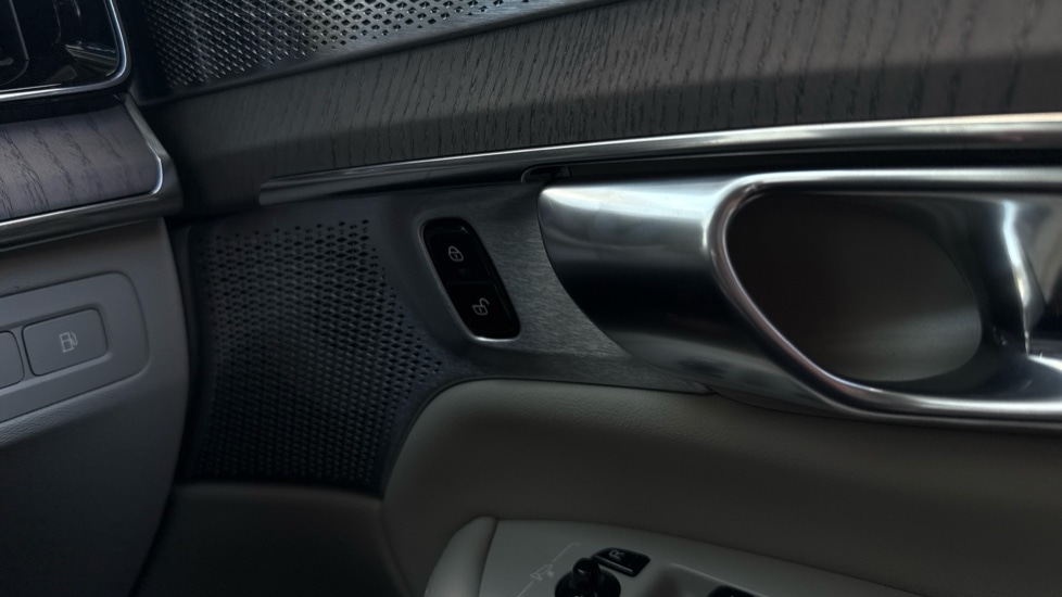 Used Volvo XC90 2025 for sale - 76826660: Photo 43