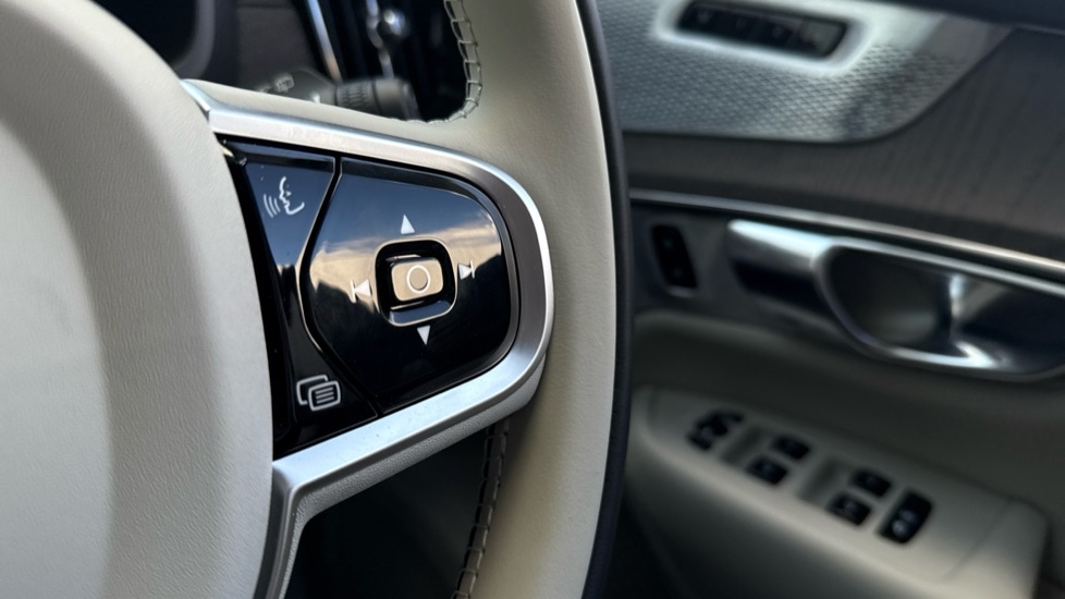 Used Volvo XC90 2025 for sale - 76826660: Photo 48