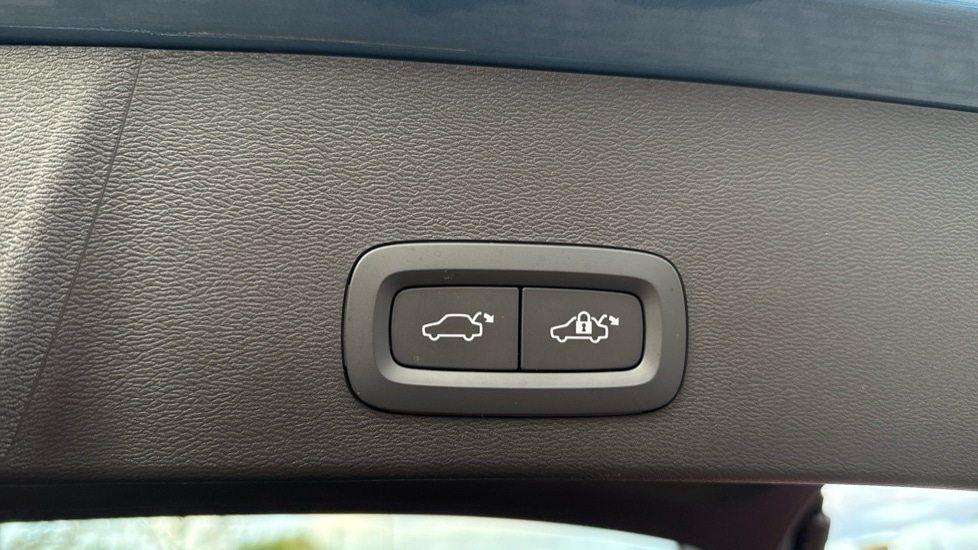 Used Volvo XC40 2023 for sale - 77293353: Photo 16