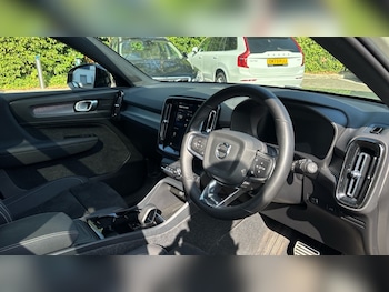 Used Volvo XC40 2022 for sale - 75472403: Photo