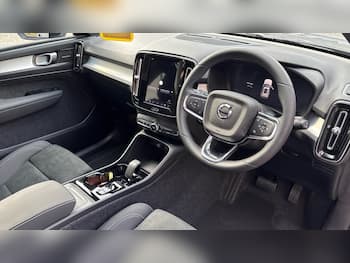 Used Volvo XC40 2026 for sale - 79544458: Photo