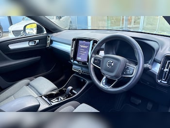 Used Volvo XC40 2023 for sale - 76091982: Photo