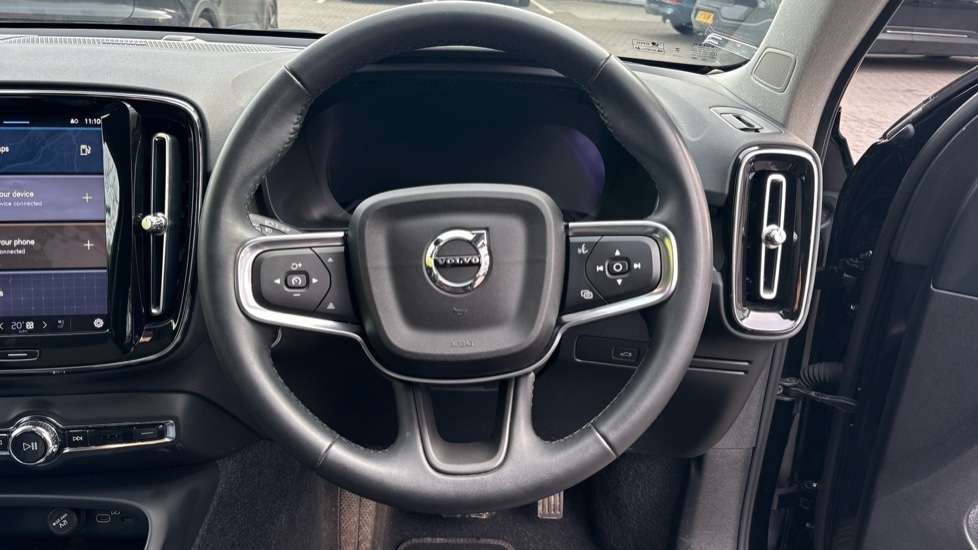 Used Volvo XC40 2023 for sale - 77653117: Photo 10