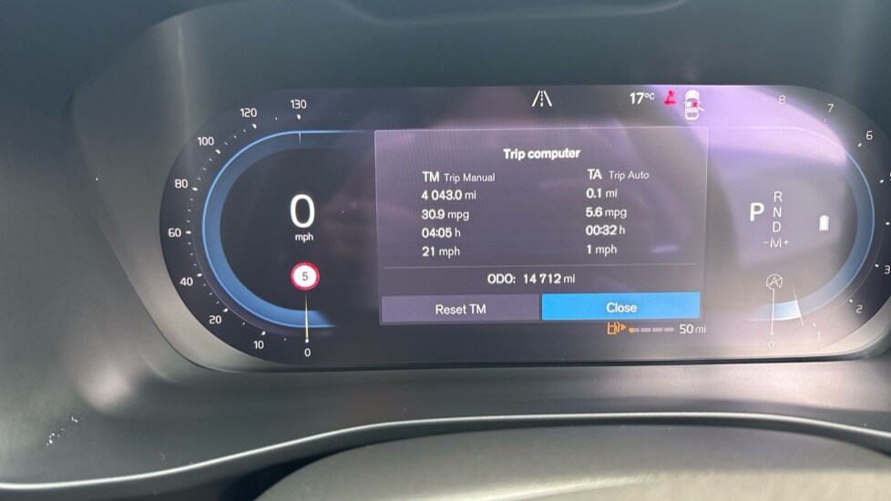 Used Volvo XC40 2023 for sale - 77653117: Photo 11