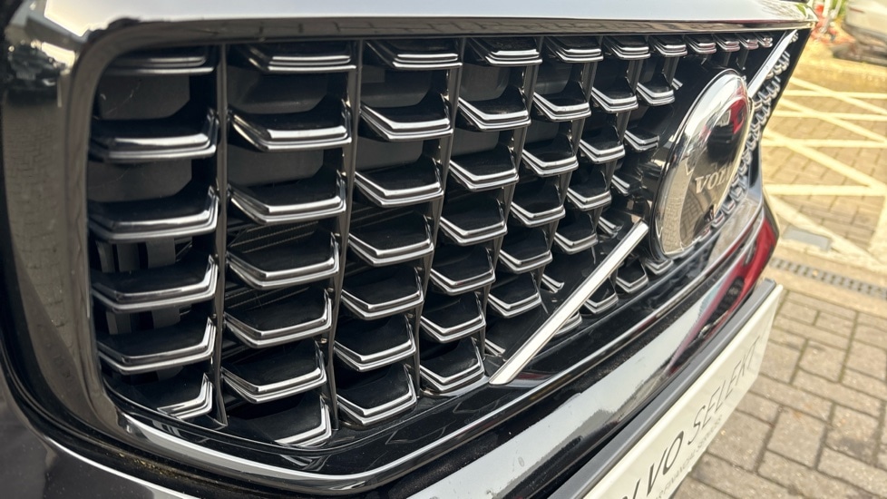 Used Volvo XC40 2023 for sale - 77653117: Photo 15