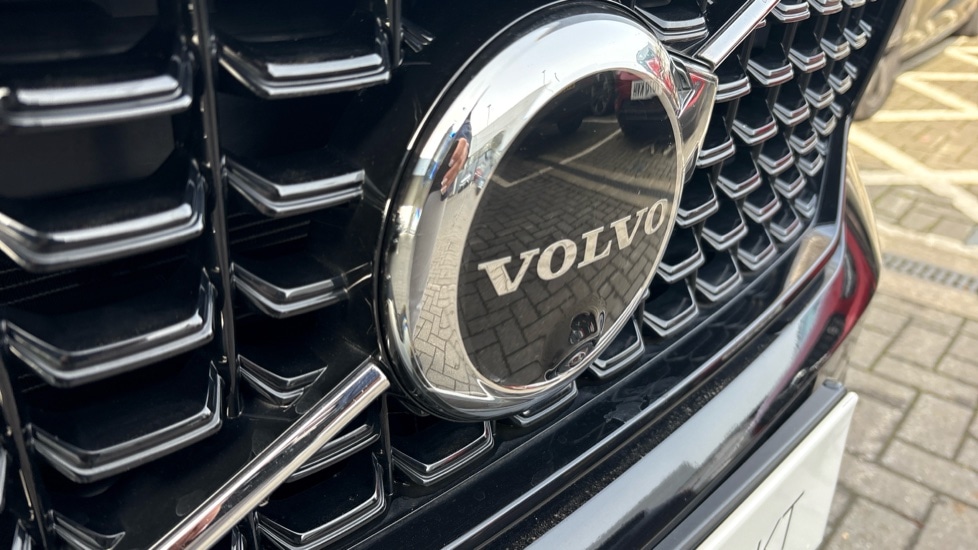 Used Volvo XC40 2023 for sale - 77653117: Photo 16