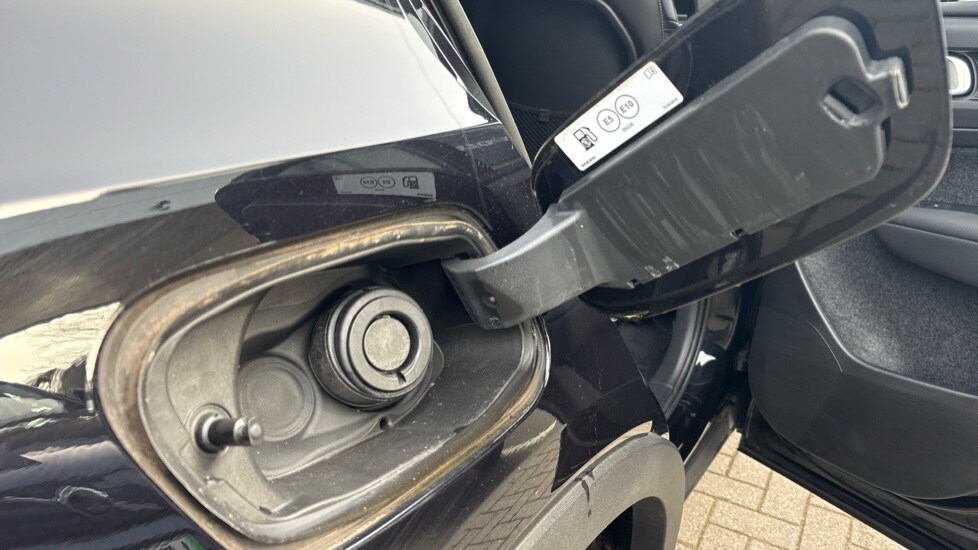 Used Volvo XC40 2023 for sale - 77653117: Photo 22