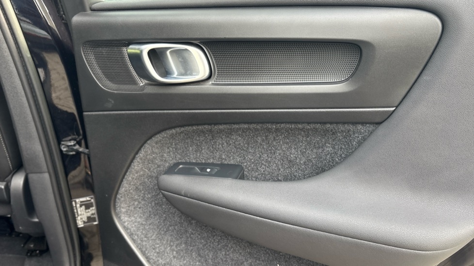 Used Volvo XC40 2023 for sale - 77653117: Photo 23