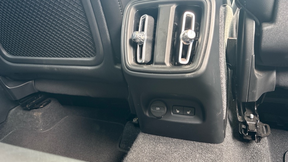 Used Volvo XC40 2023 for sale - 77653117: Photo 25