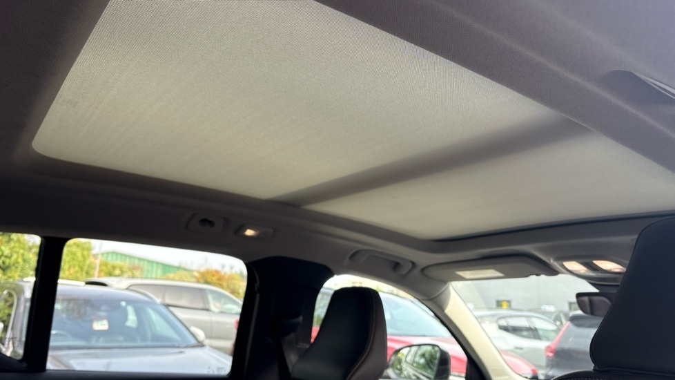 Used Volvo XC40 2023 for sale - 77653117: Photo 27