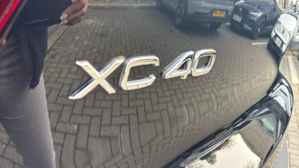 Used Volvo XC40 2023 for sale - 77653117: Photo 29