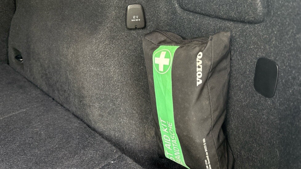 Used Volvo XC40 2023 for sale - 77653117: Photo 32