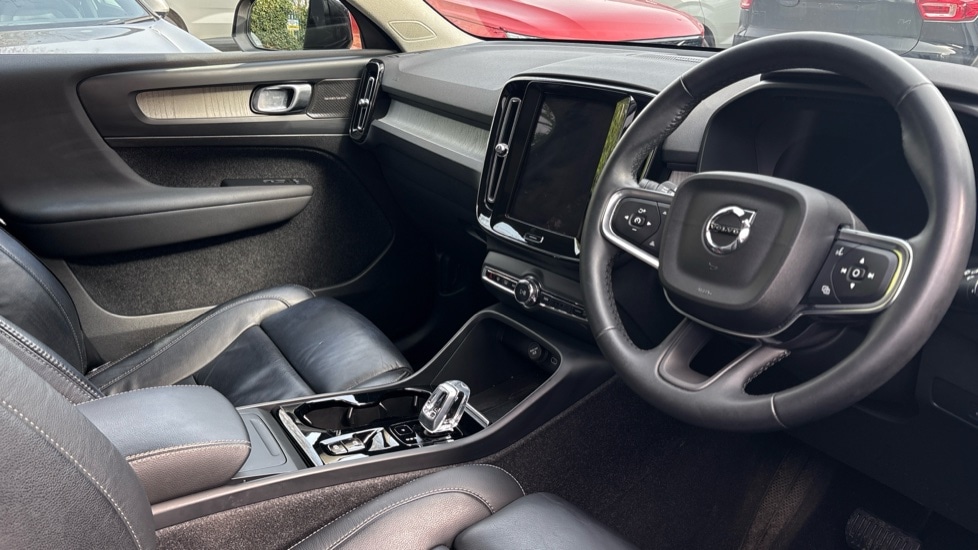 Used Volvo XC40 2023 for sale - 77653117: Photo 4