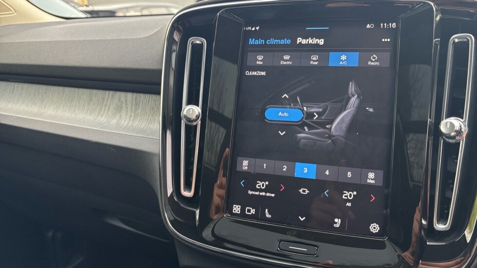 Used Volvo XC40 2023 for sale - 77653117: Photo 48