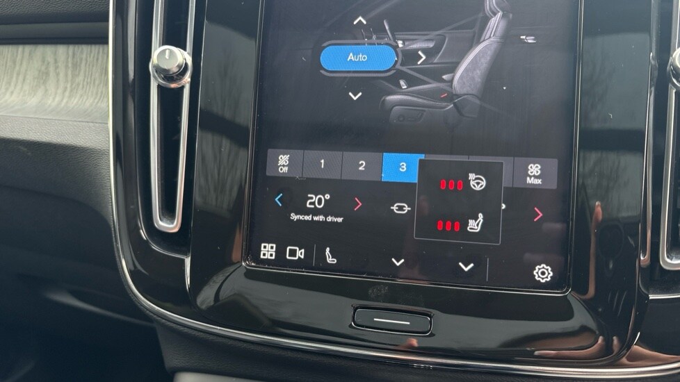 Used Volvo XC40 2023 for sale - 77653117: Photo 49