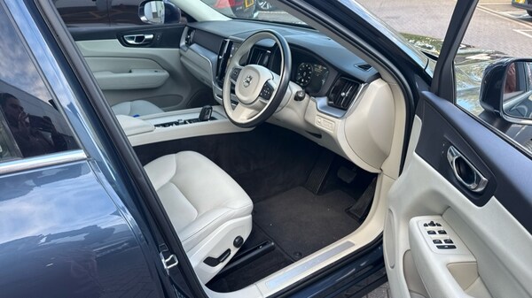 Used Volvo XC60 2021 for sale - 76168734: Photo 4