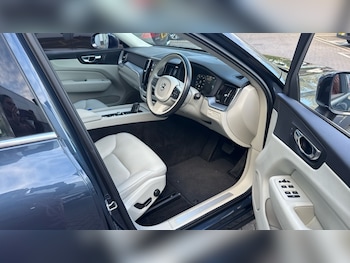 Used Volvo XC60 2021 for sale - 76168734: Photo 4