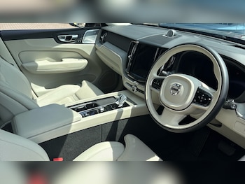 Used Volvo XC60 2023 for sale - 79184690: Photo