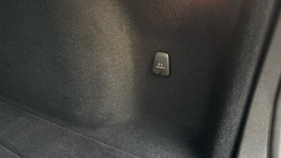 Used Volvo V60 2025 for sale - 77592129: Photo 15