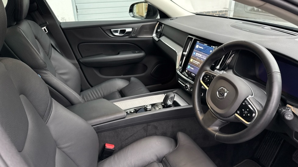 Used Volvo V60 2025 for sale - 77592129: Photo 4