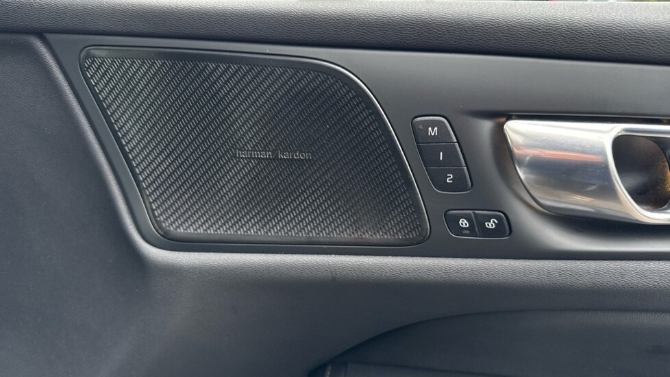 Used Volvo V60 2025 for sale - 77592129: Photo 40