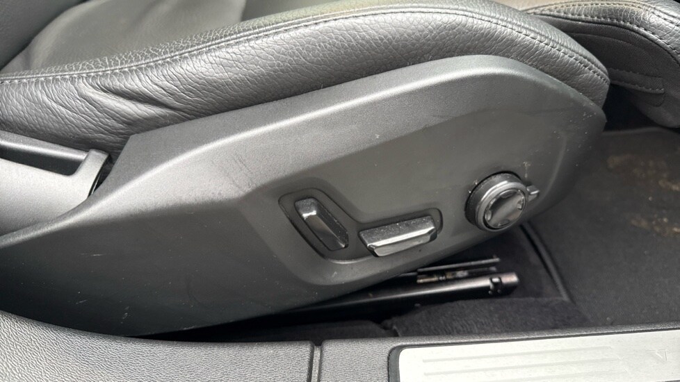 Used Volvo V60 2025 for sale - 77592129: Photo 42