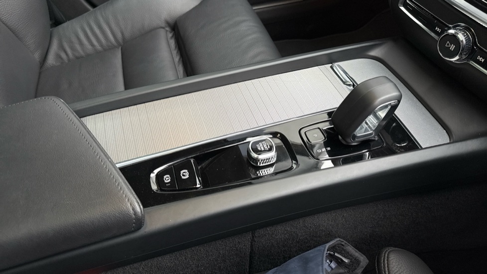 Used Volvo V60 2025 for sale - 77592129: Photo 45