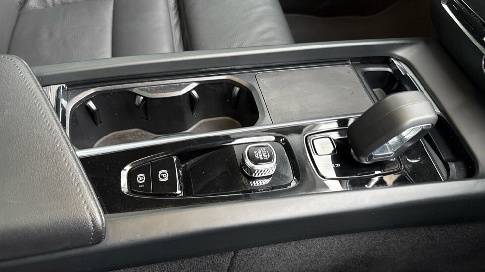 Used Volvo V60 2025 for sale - 77592129: Photo 47