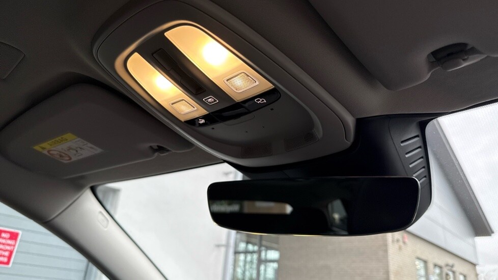 Used Volvo V60 2025 for sale - 77592129: Photo 53