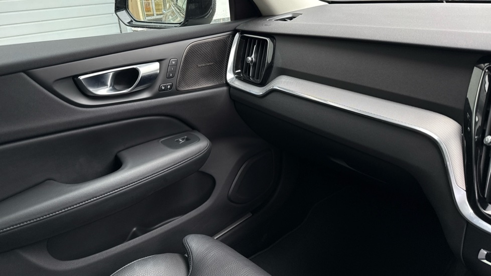 Used Volvo V60 2025 for sale - 77592129: Photo 56