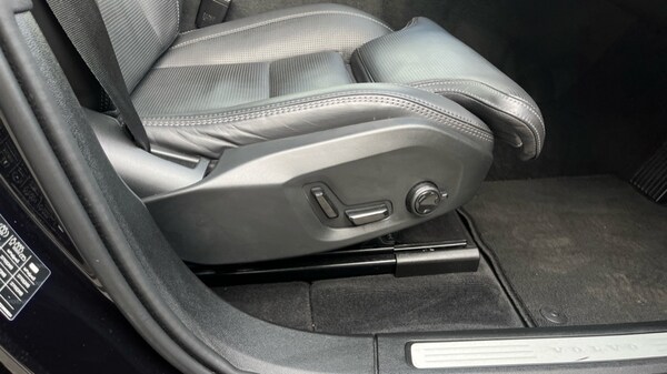 Used Volvo XC60 2024 for sale - 75738638: Photo 38