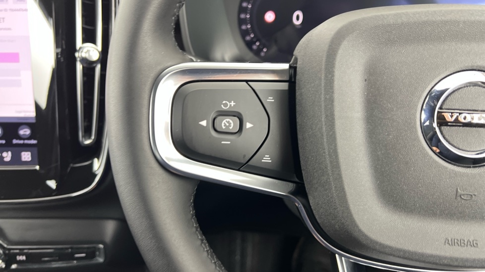 Used Volvo XC40 2025 for sale - 77285627: Photo 21