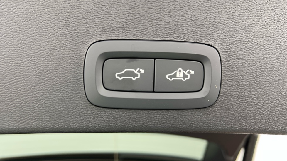 Used Volvo XC40 2025 for sale - 77285627: Photo 35