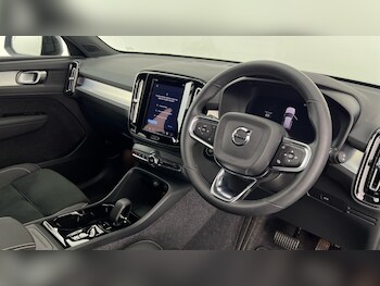 Used Volvo XC40 2025 for sale - 77285627: Photo