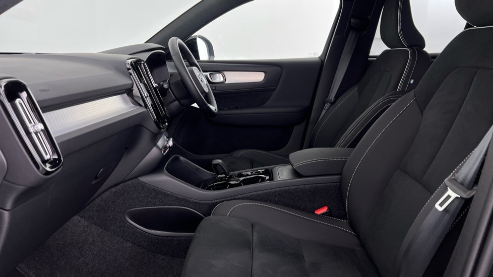 Used Volvo XC40 2025 for sale - 77285627: Photo 60