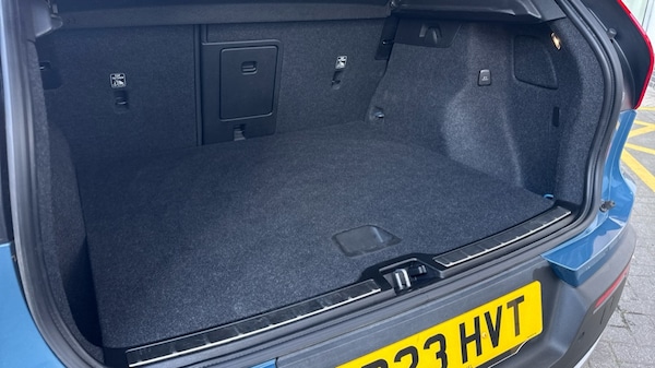 Used Volvo XC40 2023 for sale - 76276726: Photo 43