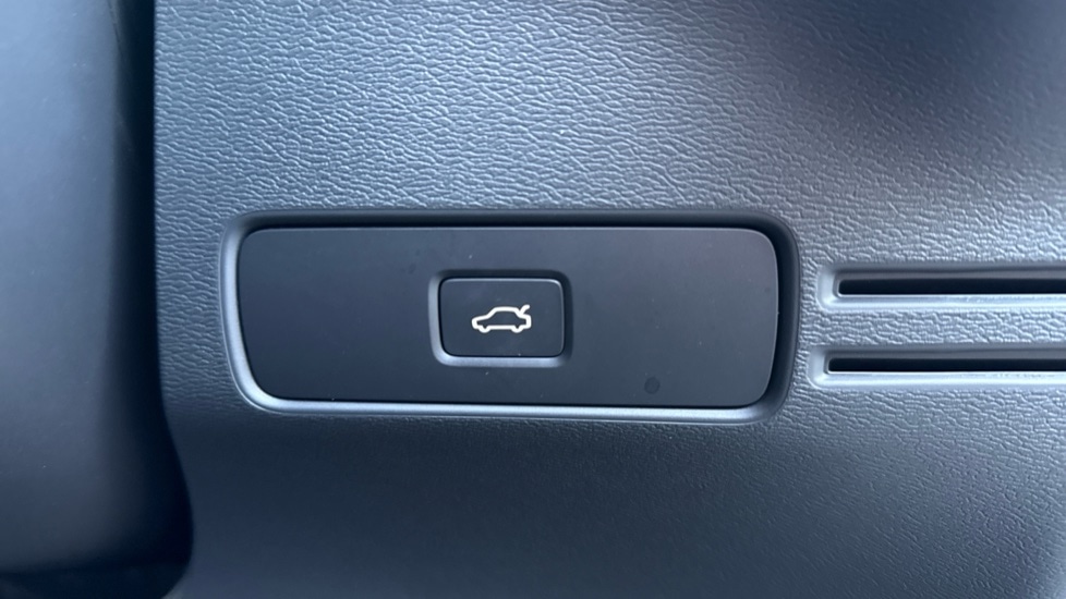 Used Volvo XC40 2025 for sale - 77063387: Photo 34