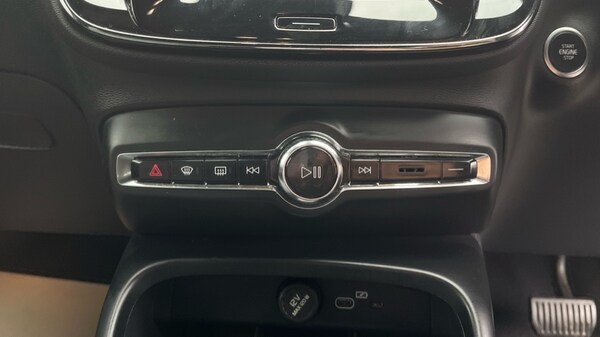 Used Volvo XC40 2023 for sale - 75526825: Photo 25