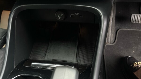 Used Volvo XC40 2023 for sale - 75526825: Photo 28