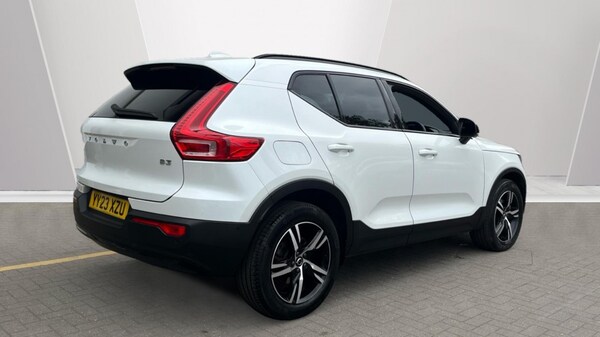 Used Volvo XC40 2023 for sale - 75526825: Photo 2