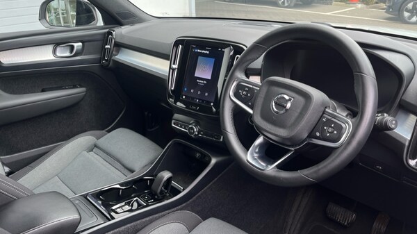 Used Volvo XC40 2023 for sale - 75526825: Photo 4