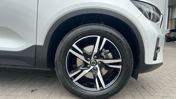 Used Volvo XC40 2023 for sale - 75526825: Photo 9